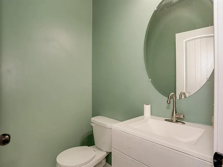 3013 Burgess St — Photo 11