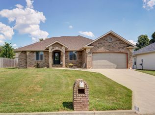 3910 S Hillsdale Ave, Springfield, MO 65807
