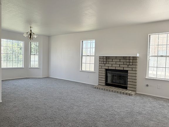3rd image of 1088 Burton St