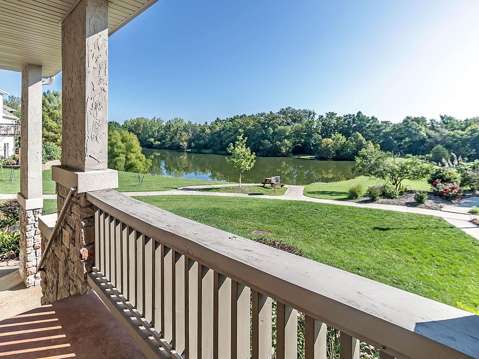 2nd image of 2401 Waterside Dr