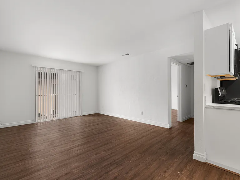 240 W Lincoln Ave W #16 — Photo 7
