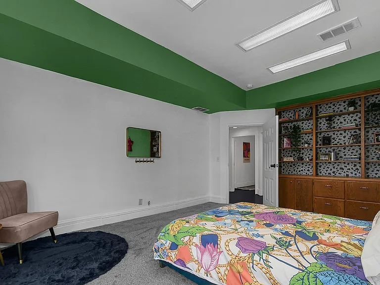 208 E State St #2 — Photo 2