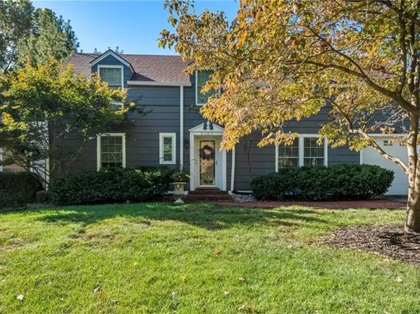 2105 W 50th Ter, Mission Woods, KS 66205