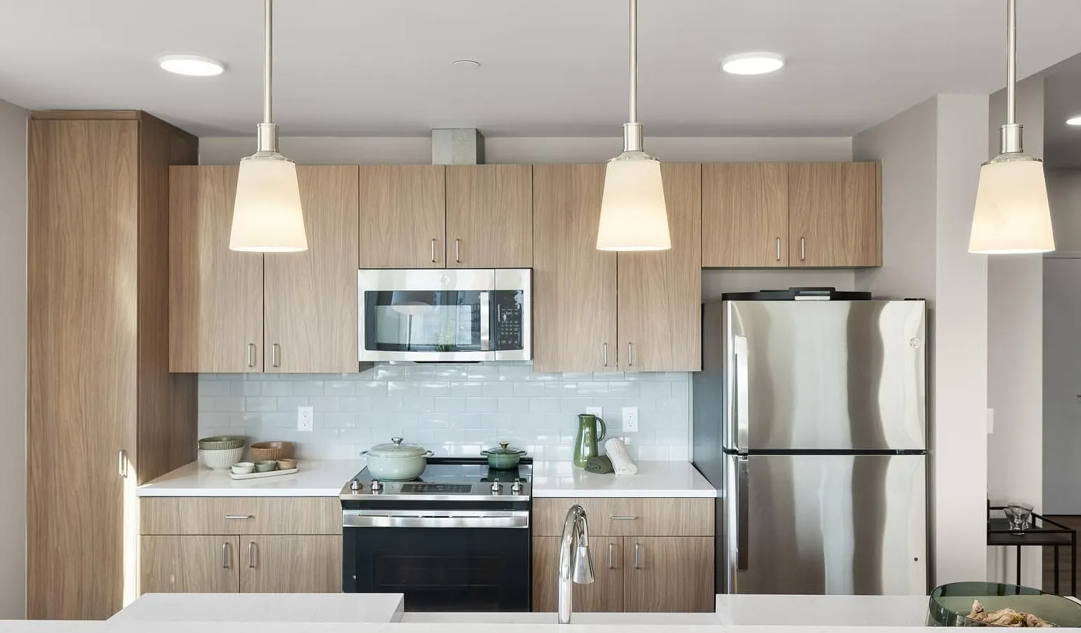 2 bed, 1127 sqft, $3,335 — Photo 4