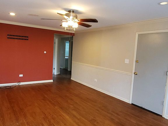 2nd image of 15214 Woodlawn Ave #2