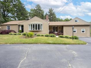 23 Whipple Rd, Smithfield, RI 02917
