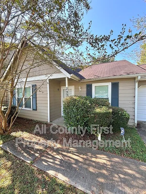 2 bed, 1.0 bath, 952 sqft, $1,400 — Photo 2