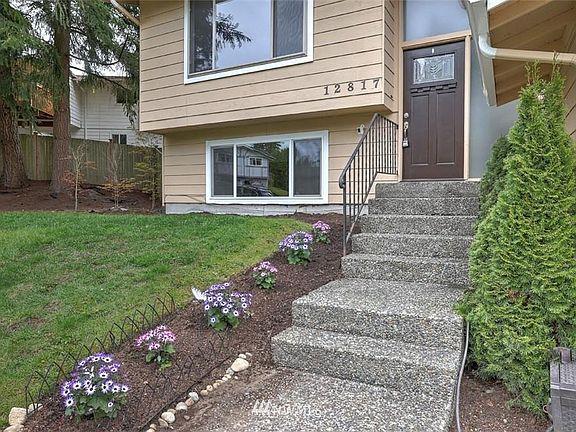 2nd image of 12817 NE 139th Ct