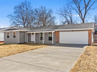 1137 Fordyce Ln, Saint Charles, MO 63303