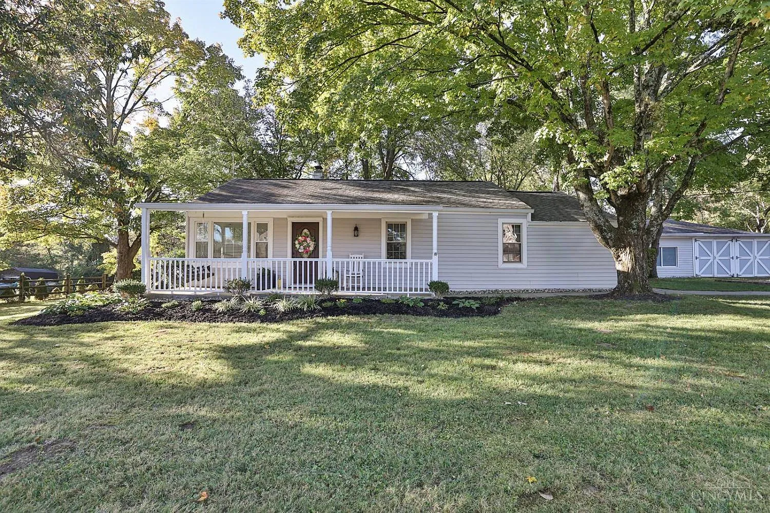 2589 Hollyhock Rd photo 1