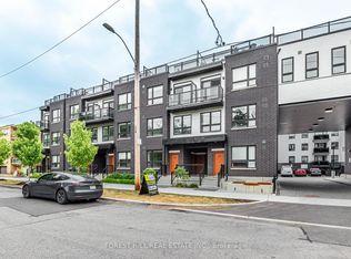 15 Brenthall Ave #11, Toronto, ON M2R 1N1