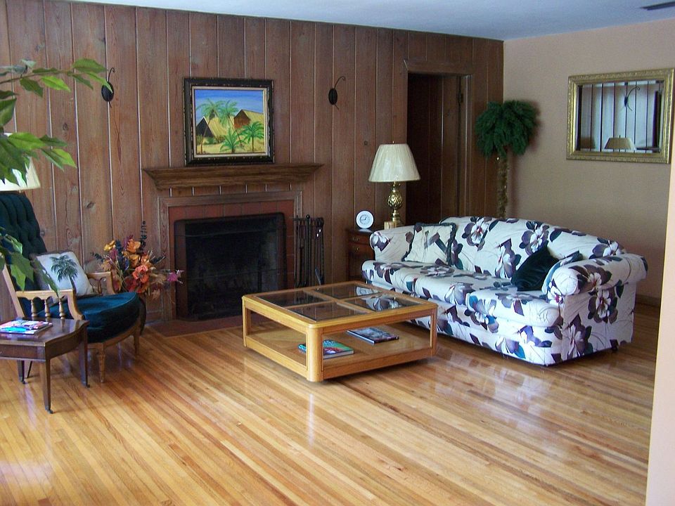 Living Room-Hardwood Flooring