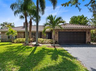 922 NW 110th Ln, Coral Springs, FL 33071