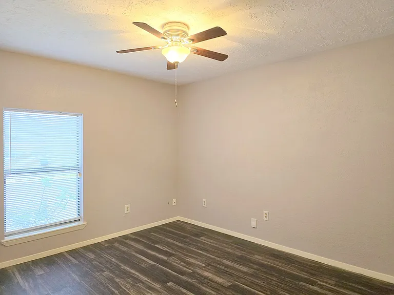 1335 Willersley Ln — Photo 16