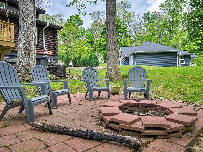 410 Apple Hill Dr N — Photo 22