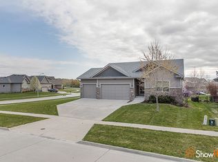 547 66th Ct, West Des Moines, IA 50266