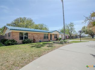 905 Edinburgh St, Victoria, TX 77904