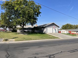 800 W Ridgeway Ave, Hermiston, OR 97838