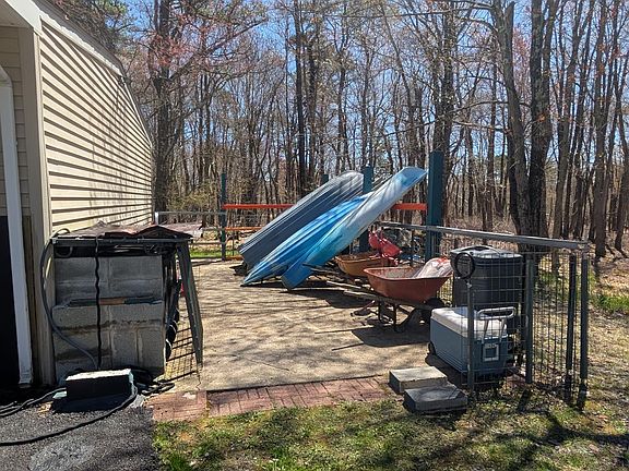5th image of 1514 Clover Rd