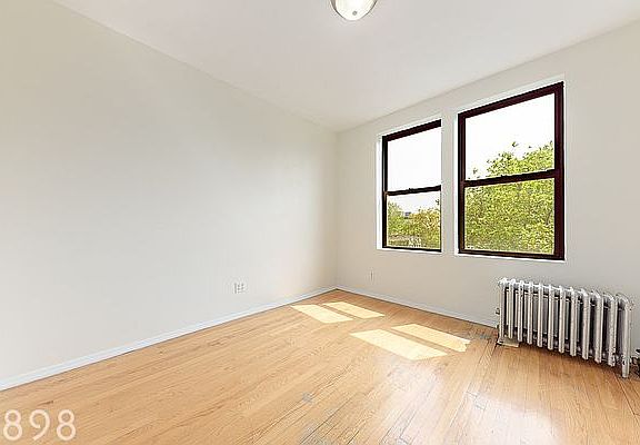5th image of 247 13th St #24