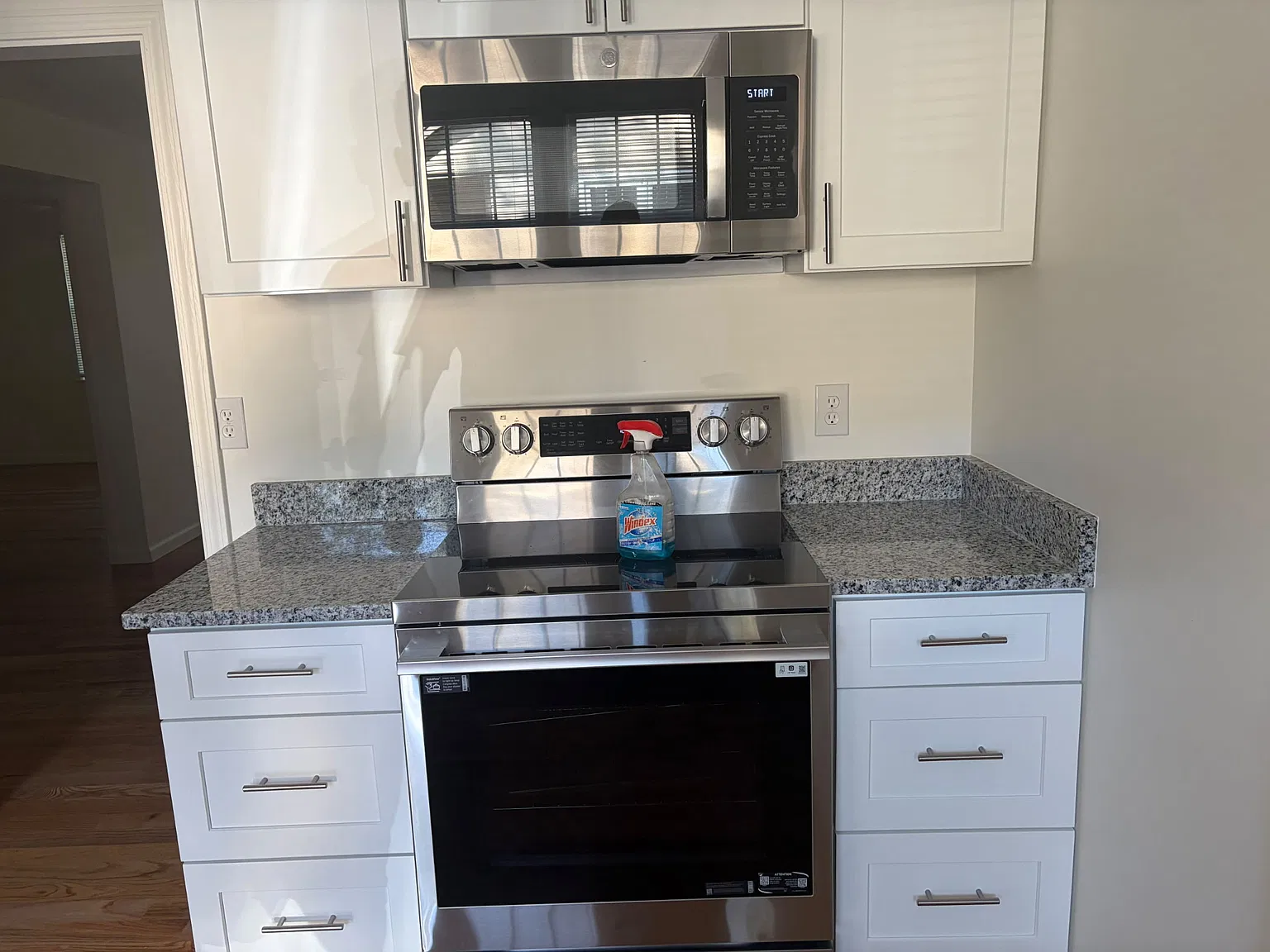 3 bed, $1,400 — Photo 3