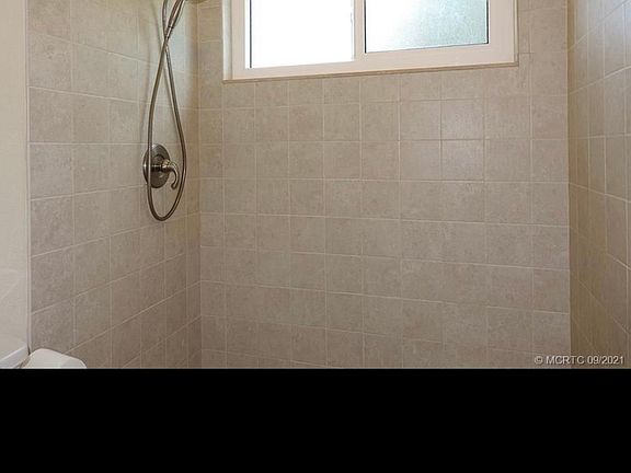 5th image of 1517 SE South Balcourt Ct