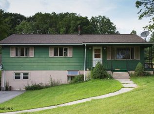 214 Woomer Rd, Altoona, PA 16601