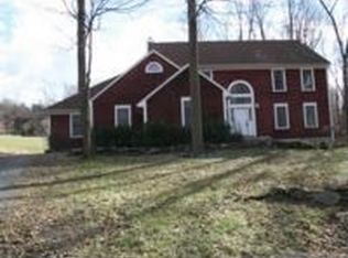 10 N Hinterlands Dr, Rhinebeck, NY 12572