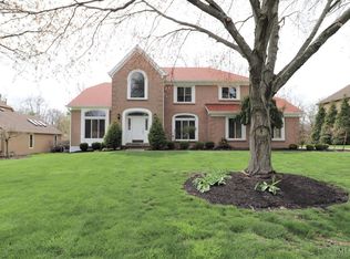 9823 Meadow Bluff Ln, Cincinnati, OH