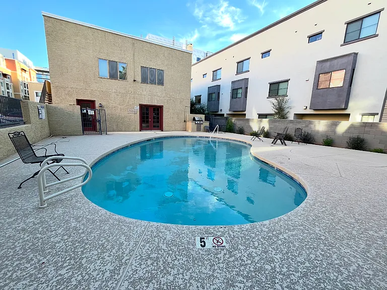 1014 E Spence Ave — Photo 33