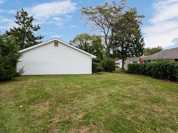 3rd image of 76 Camelia Ct #D