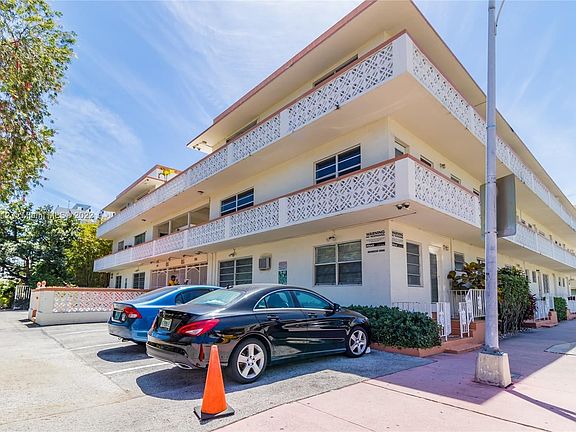 5th image of 640 Pennsylvania Ave APT 15
