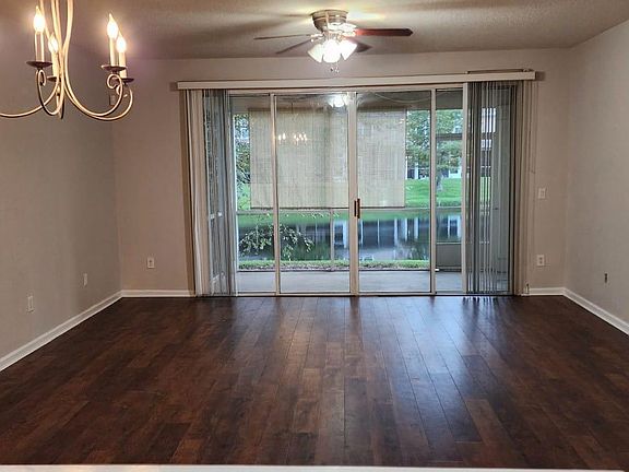 3rd image of 4222 Highwood Dr