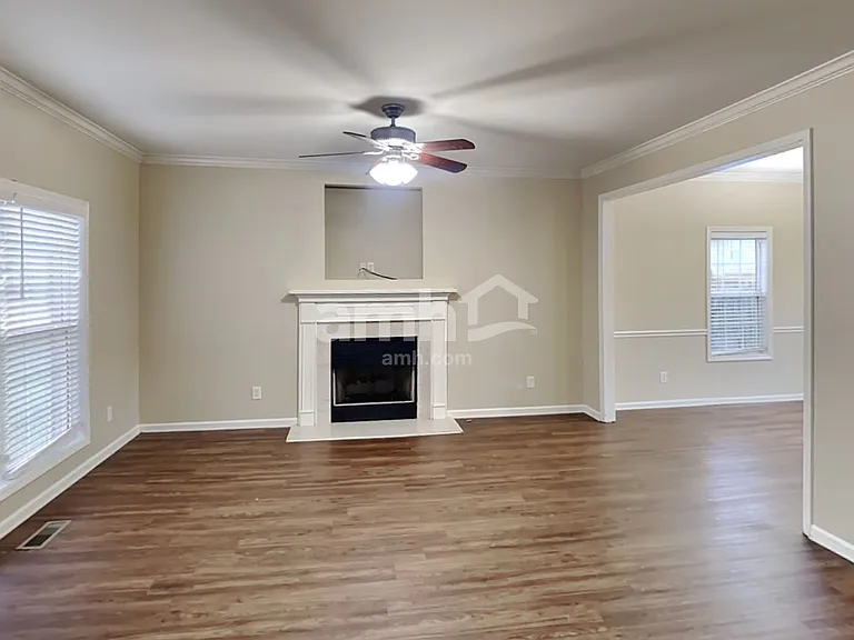 2321 Devonshire Dr — Photo 6