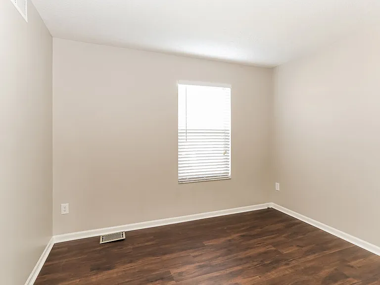 561 Quail Hollow Dr S — Photo 14