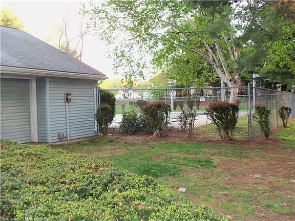 5th image of 807 Misty Meadow Ln