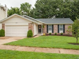 542 Vernal Hill Ct, Ballwin, MO