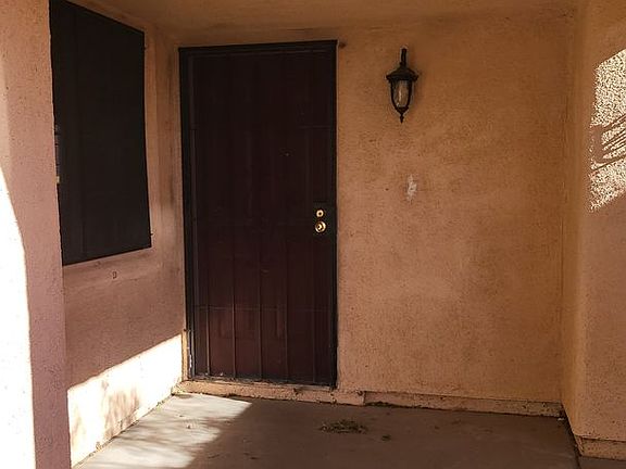 5th image of 1940 Whiton St
