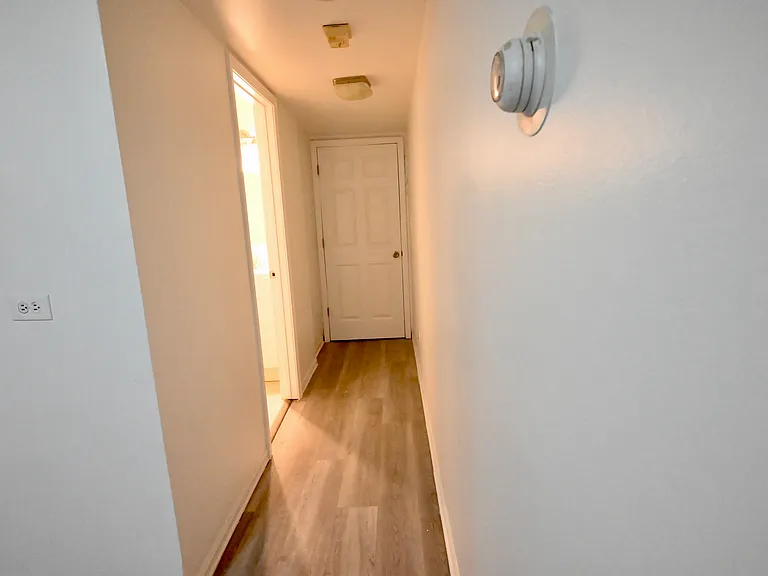 1528 W Chestnut St #B — Photo 9