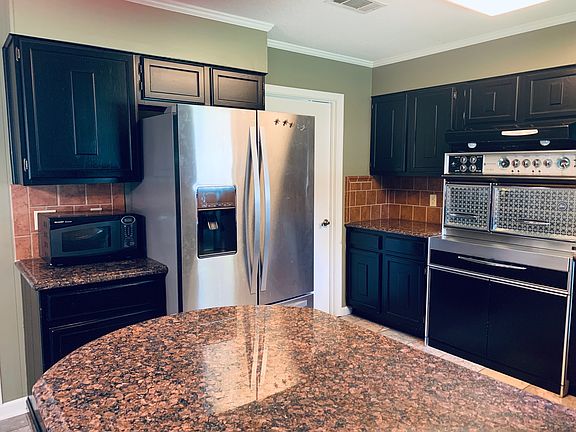 4th image of 325 Brookwood Dr