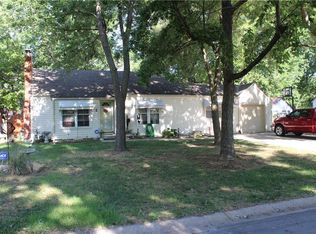 12806 N 7th St, Grandview, MO 64030