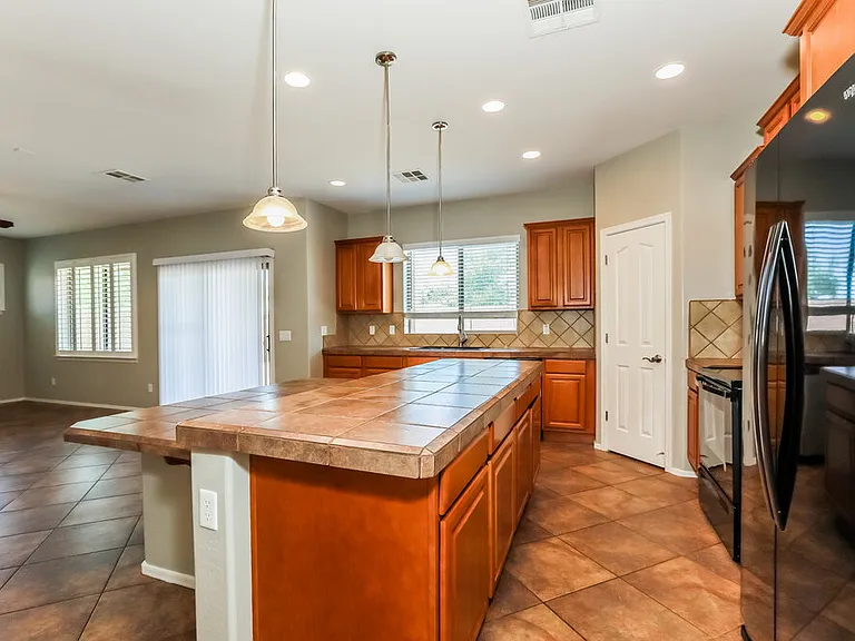 4056 E Alamo St — Photo 10