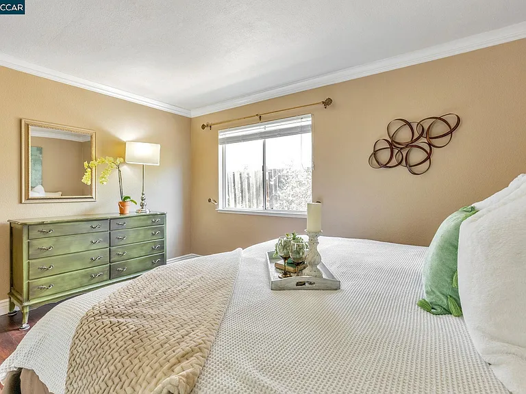 668 Sun Tree Ct — Photo 38