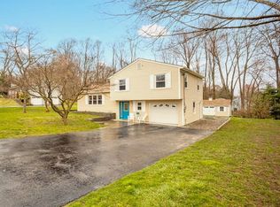 17 Daisy Ln, Wappingers Falls, NY 12590