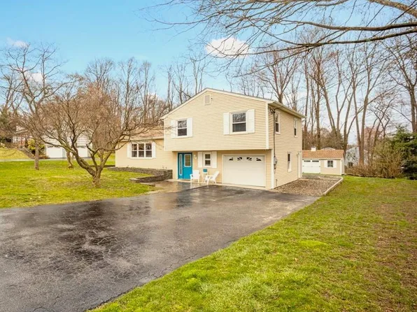 17 Daisy Lane, Wappingers Falls, NY 12590