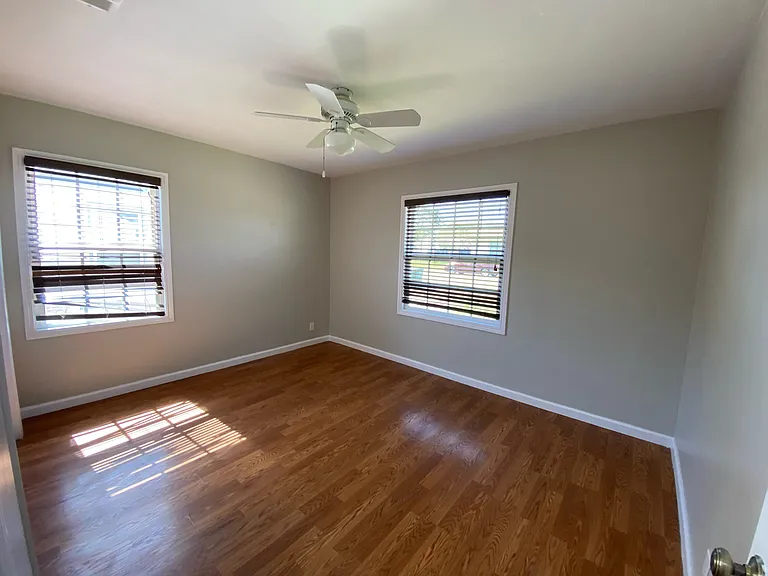 8725 Washington Ave — Photo 12