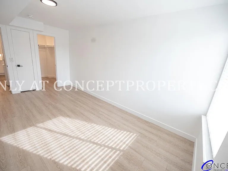 Avenue View Apartments — Photo 58