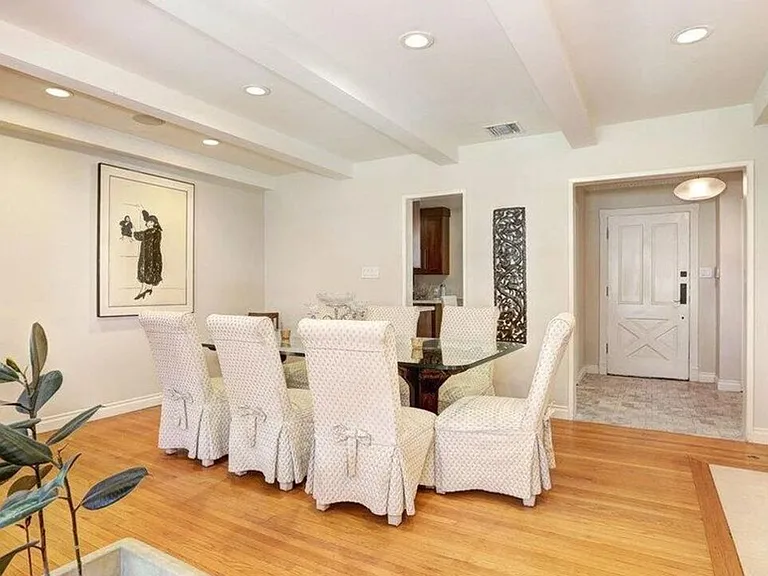 3076 Earlmar Dr — Photo 9