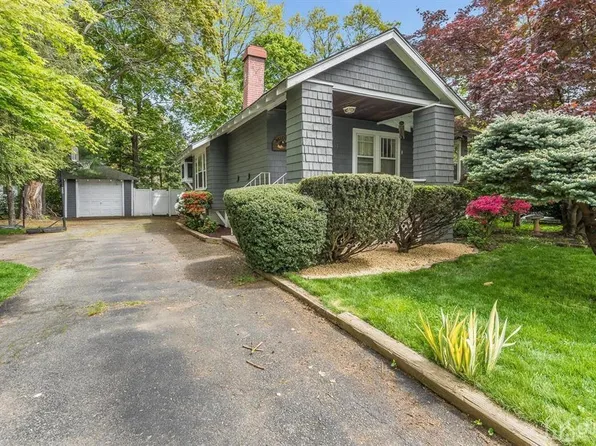 51 Charles St, Metuchen, NJ 08840