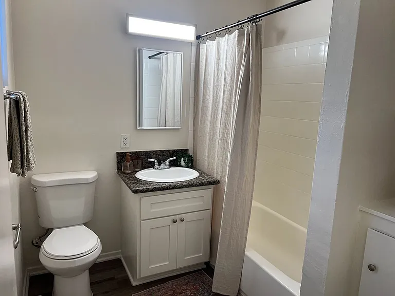 Anaheim Place — Photo 38